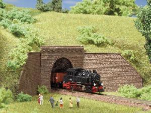 40-44635 - 2 Tunnelportale 1-gl. N