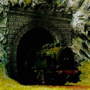 70-7025 - 2 1-gl.Tunnelportale Dampf H0