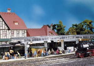 241-120188 - Bahnsteig mit Kiosk