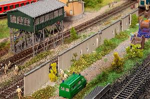 241-180399 - Betonmauer