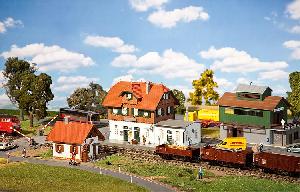 241-190415 - Set Bahnhof