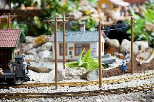 241-331024 - 10 Strommasten