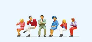 663-10096 - Sitzende Personen