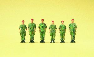 663-16841 - Soldaten stehend Bundeswehr